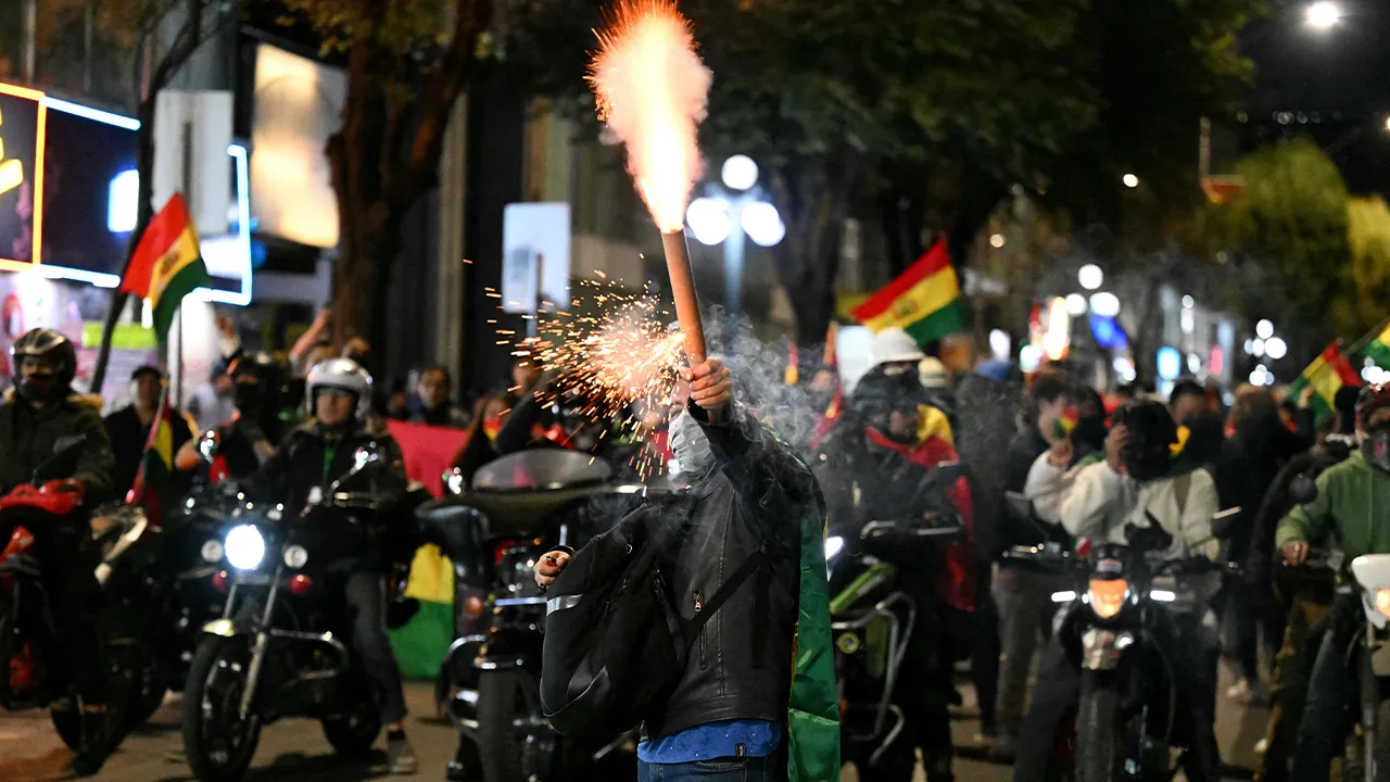 13 milyonluk ülkede sular durulmuyor! Protestolar 3'üncü haftasında