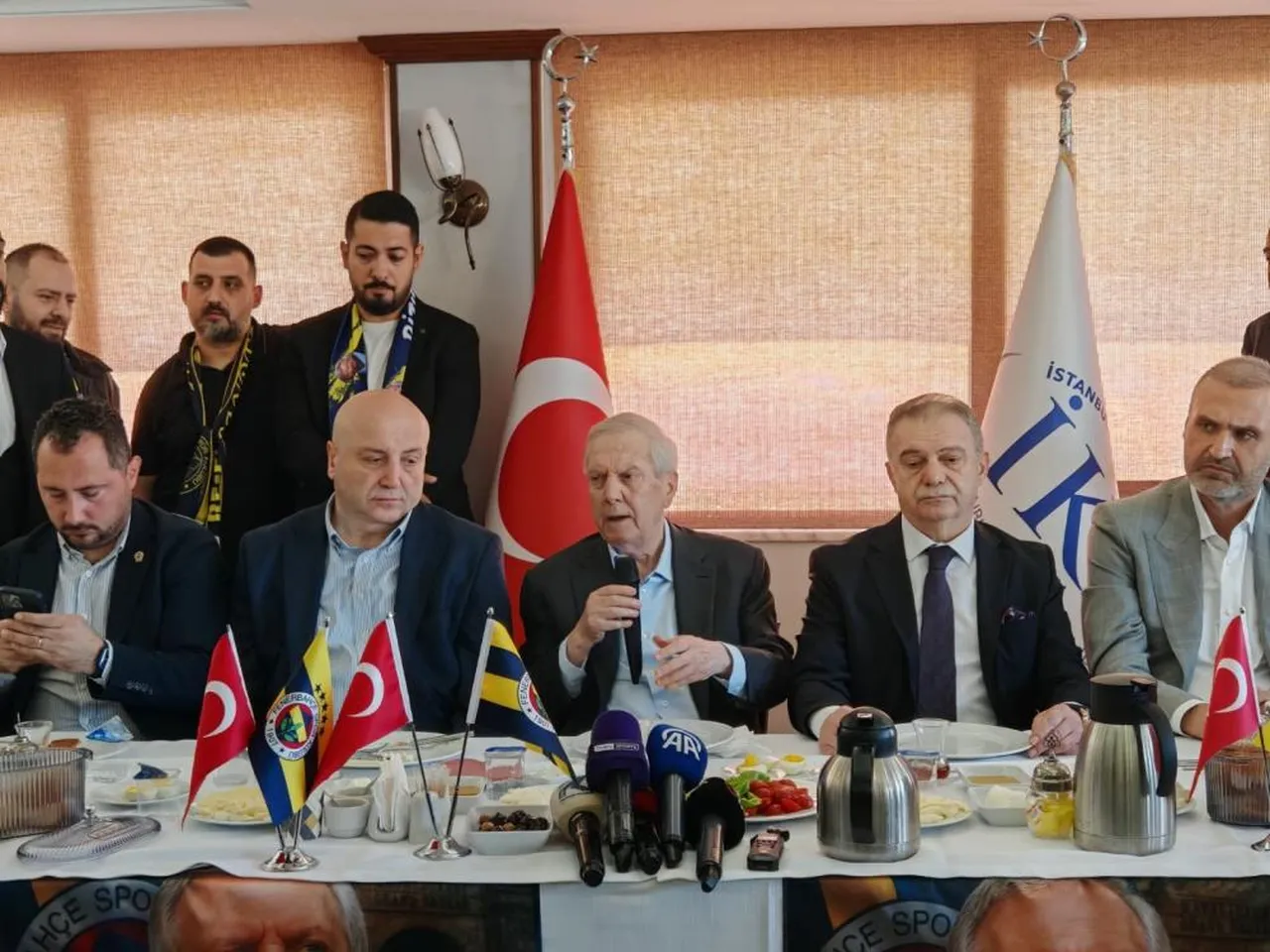 Aziz Yıldırım'ın 6-7 Haziran'daki seçimli kongrede rakibi Hakan Safi.