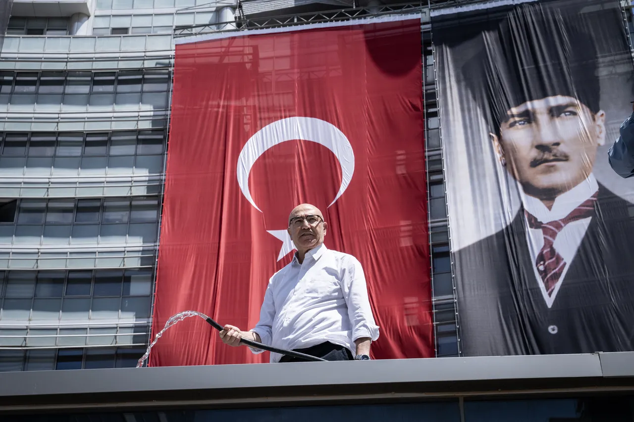 CHP'li CHP'liyi dövdü! Parti Genel Merkezi'nde makam savaşı