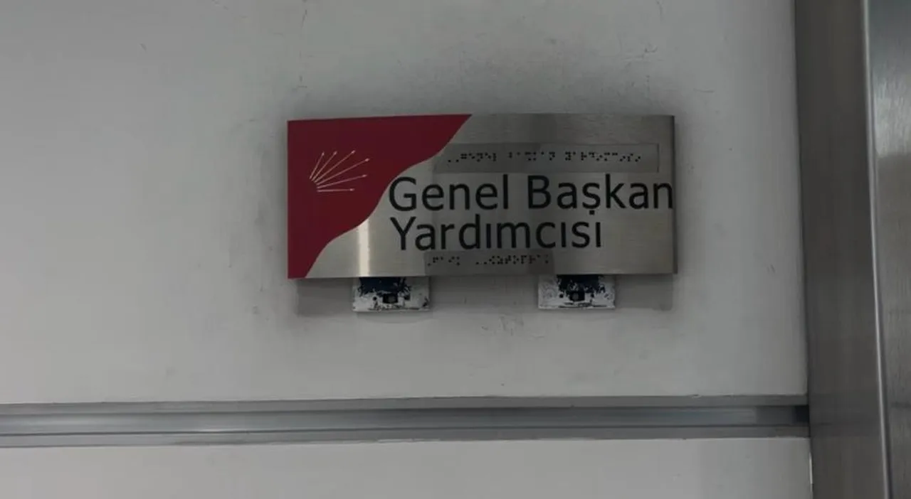 CHP'de her şey sil baştan! Genel Merkez'de büyük temizlik başladı