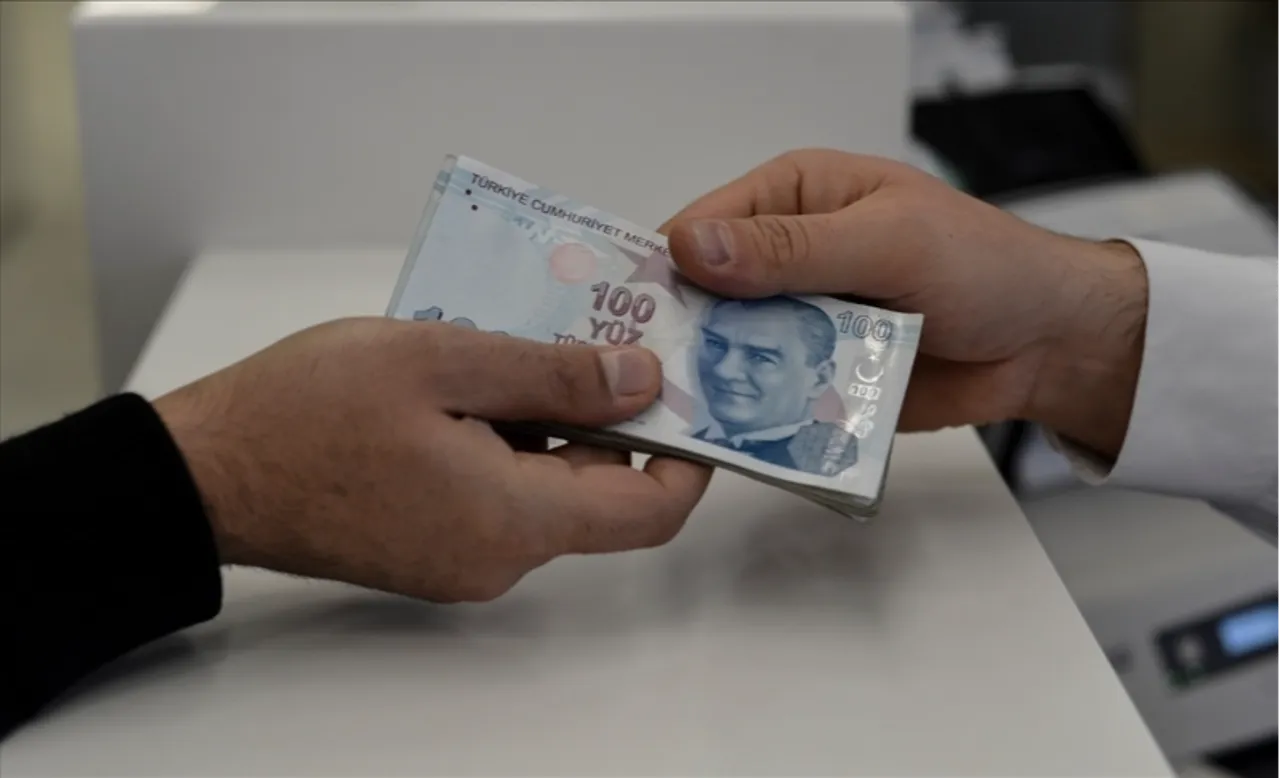 Emekli, esnaf, memur, stajyer: Herkes bekliyor! Ankara'nın önündeki dosyalar kabarıyor