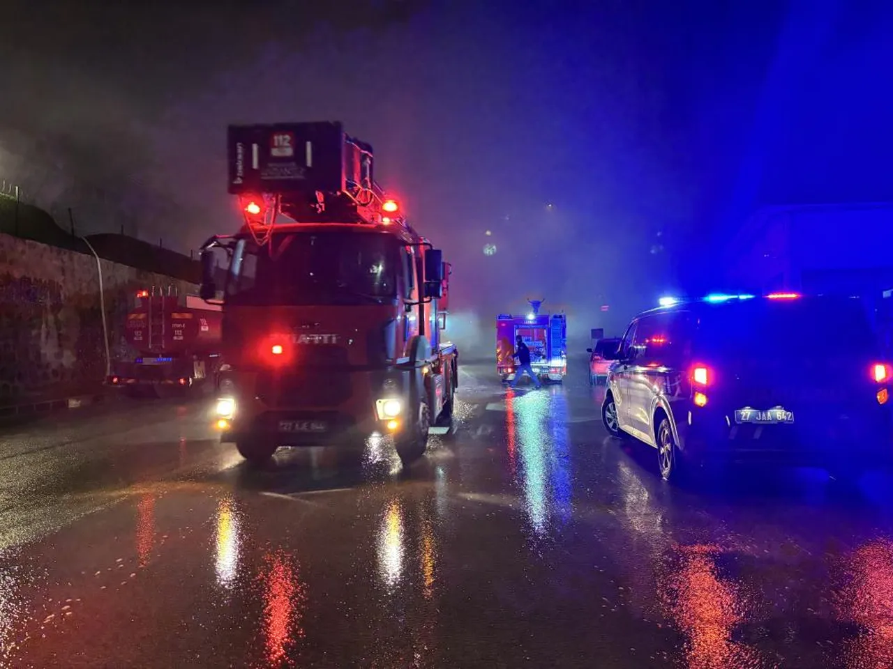 Gaziantep'te mobilya fabrikasında yangın!