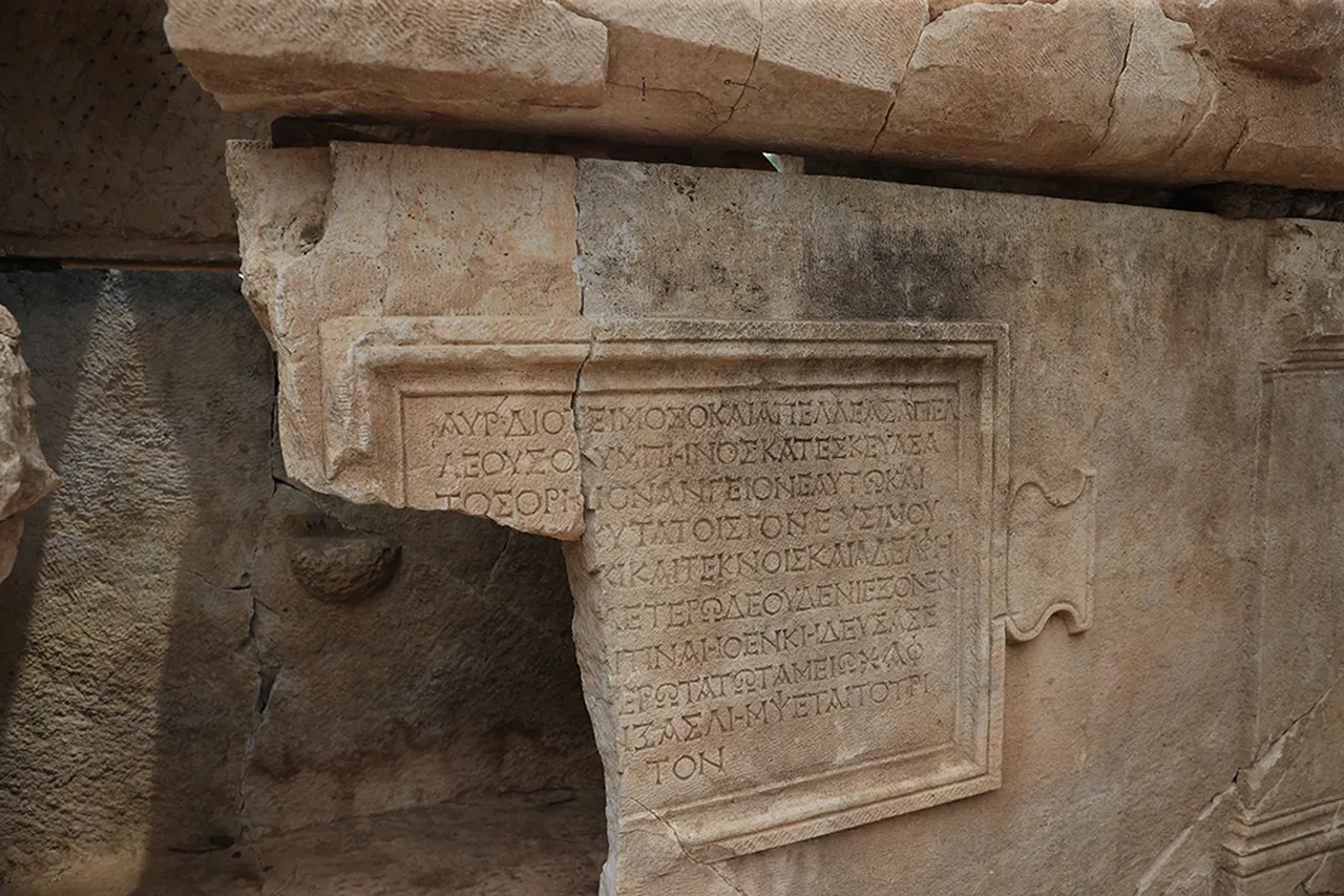 Olympos'ta keşif! Soylu kadının ihtişamlı mezarı