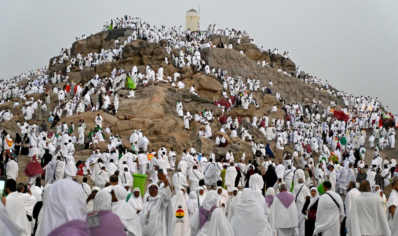 Arafat'ta 2 milyon Müslüman hacı oldu