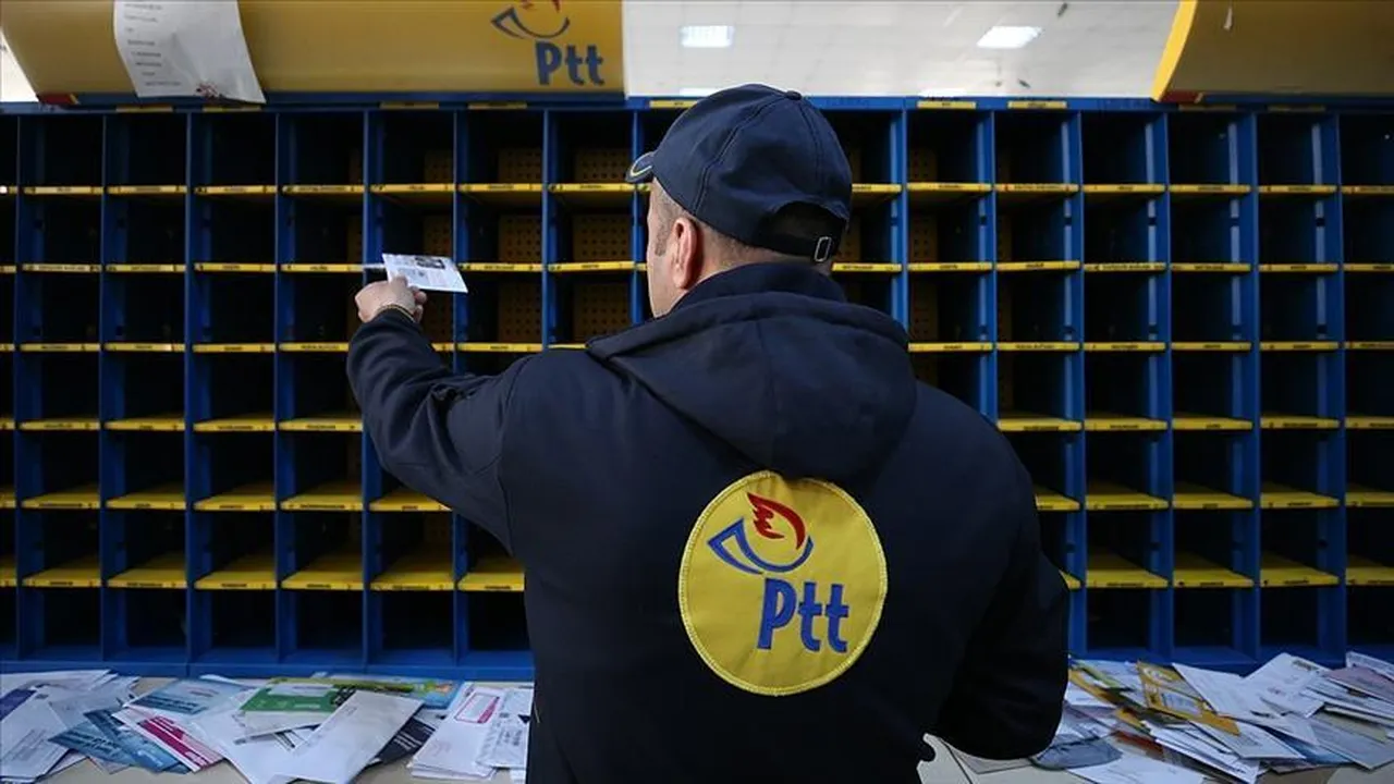 Arefe günü (bugün) PTT kargo açık mı, kapalı mı?