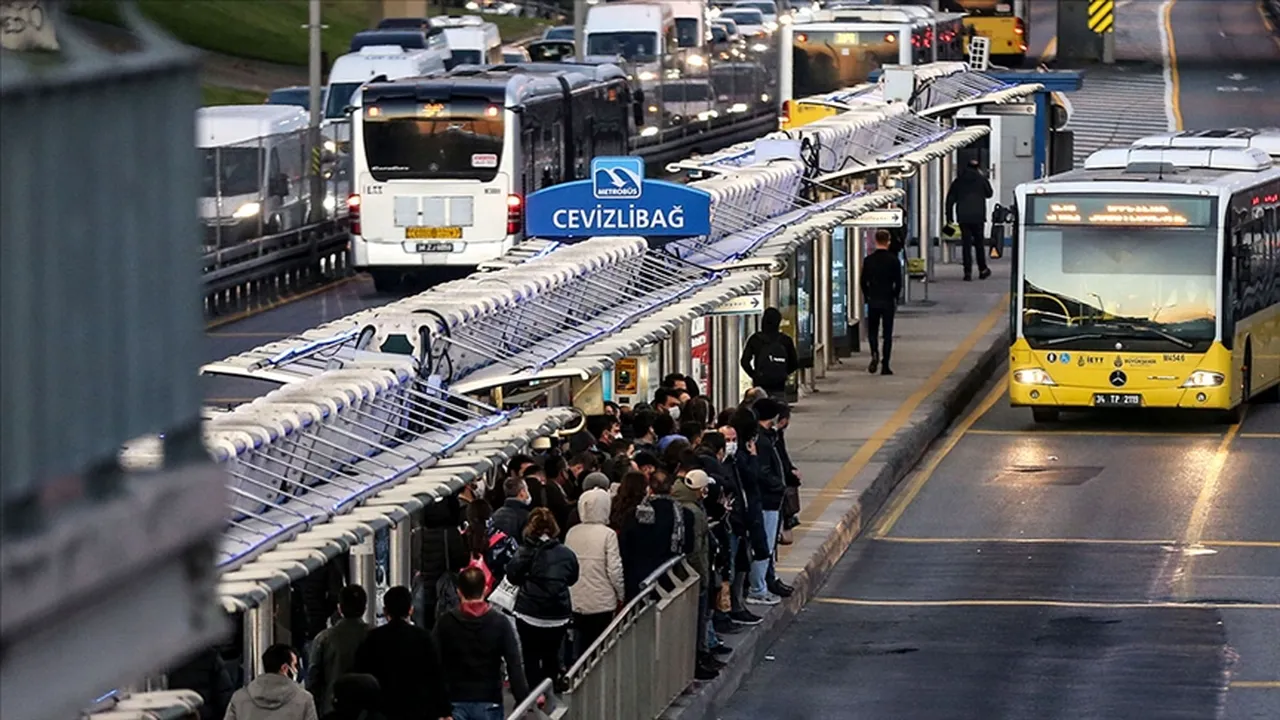 Bayramda otoyollar ücretsiz mi? 27-30 Mayıs 2026 ücretsiz otoyollar listesi