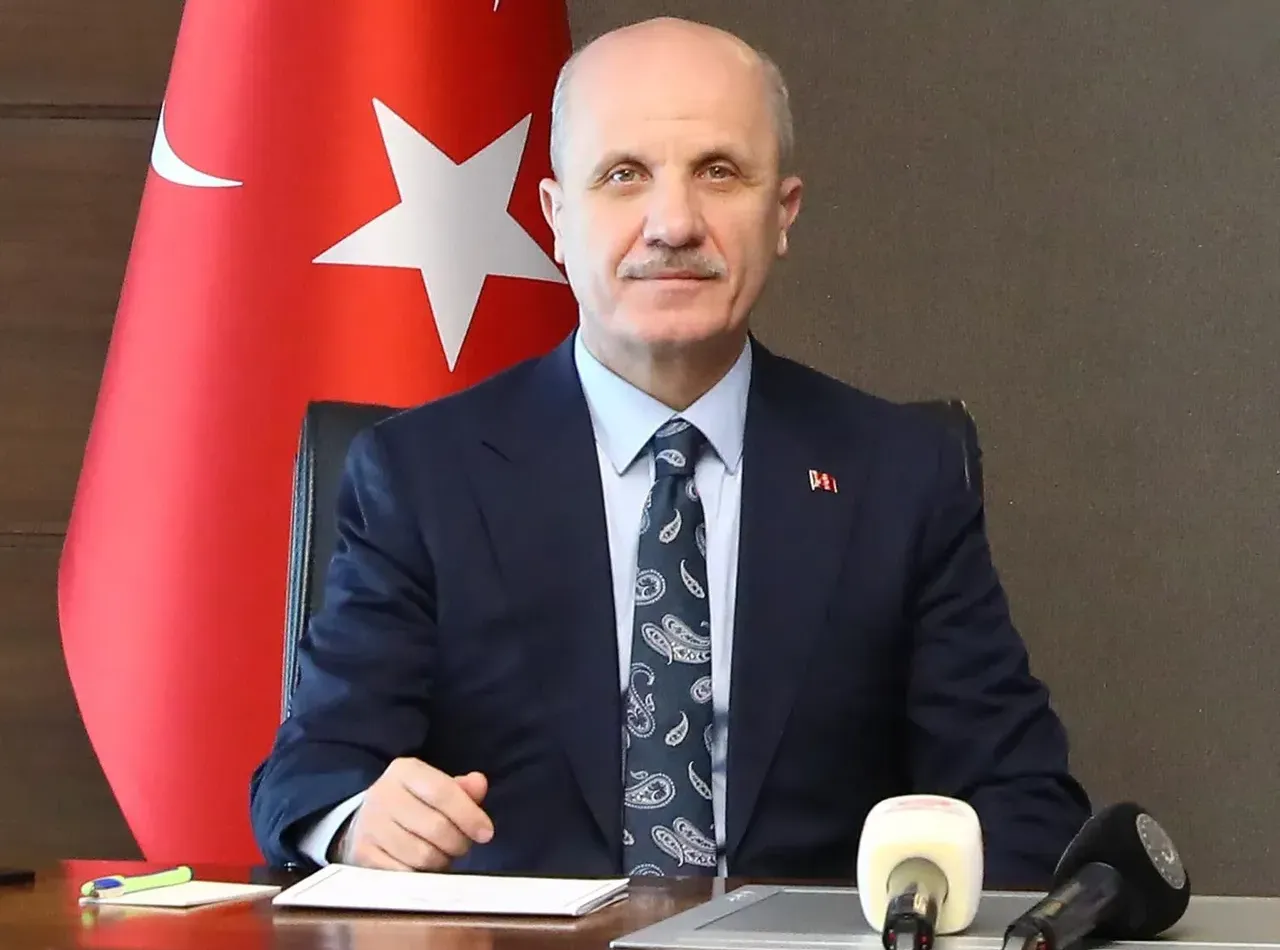 Erol Özvar