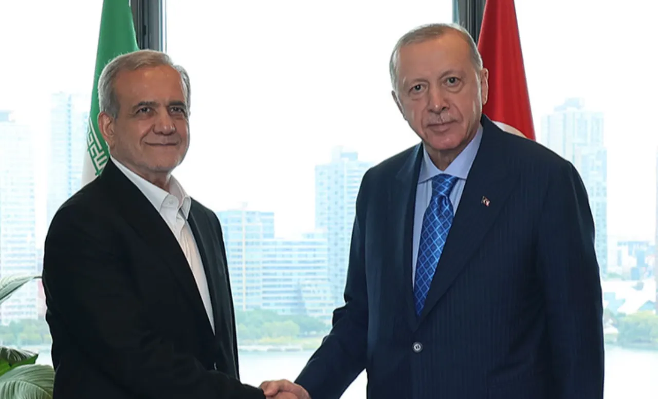 Cumhurbaşkanı Erdoğan, Pezeşkiyan'la görüştü