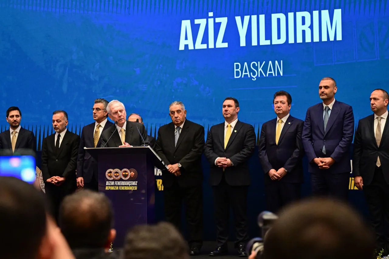 Aziz Yıldırım ve yönetim kurulu üyeleri