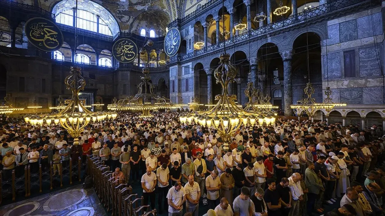 İl il bayram namazı saatleri! İşte en merak edilen şehirler ve bayram namazının kılınışı