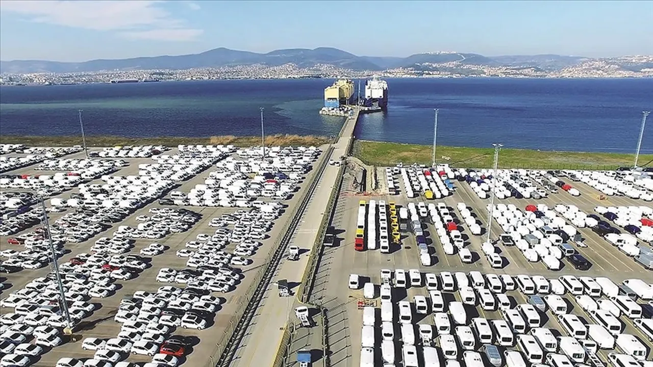 Otomotiv ihracatında tarihi rekor! Türkiyeye milyarlarca dolar kazandırdı