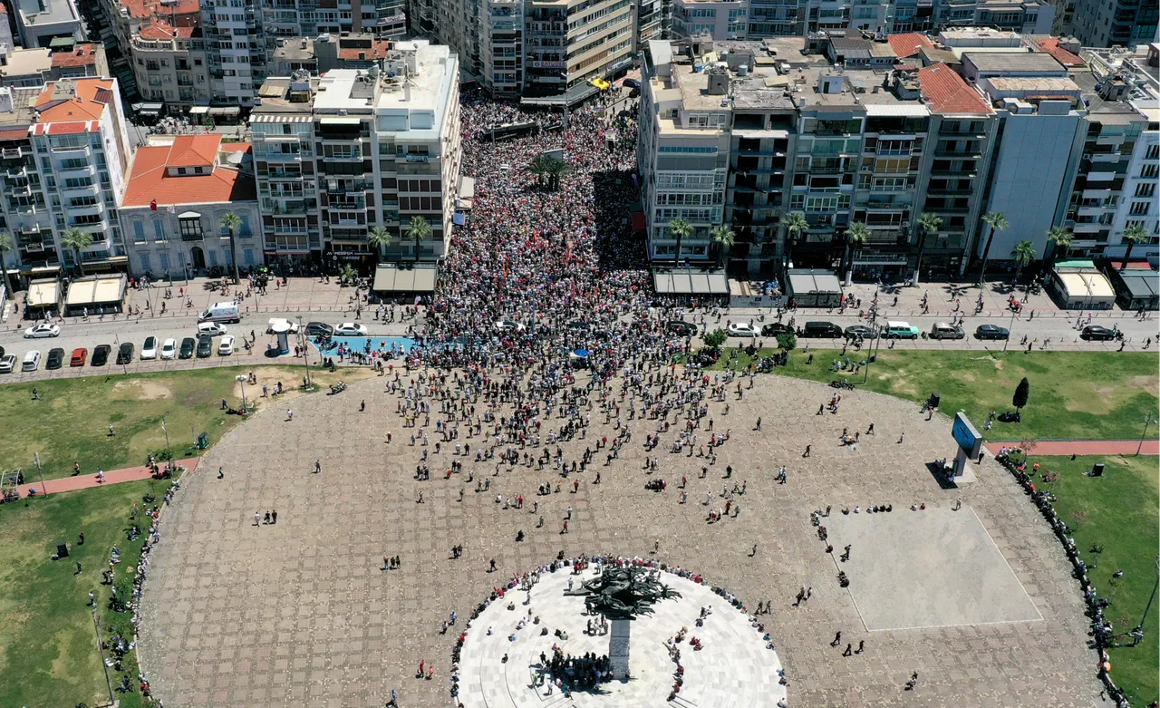 'Özel' hüsran! Boş meydanlara konuştu... Özgür Özel'in İzmir mitingine kaç kişi katıldı?