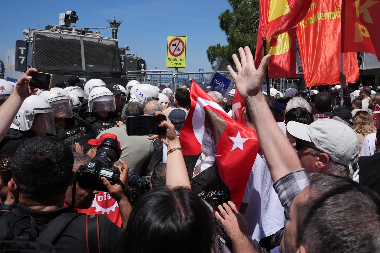 Özgür Özel’den Kemal Kılıçdarıoğlu’na teklif! ‘Kazanırsa elini öpüp yanında gezeceğim’