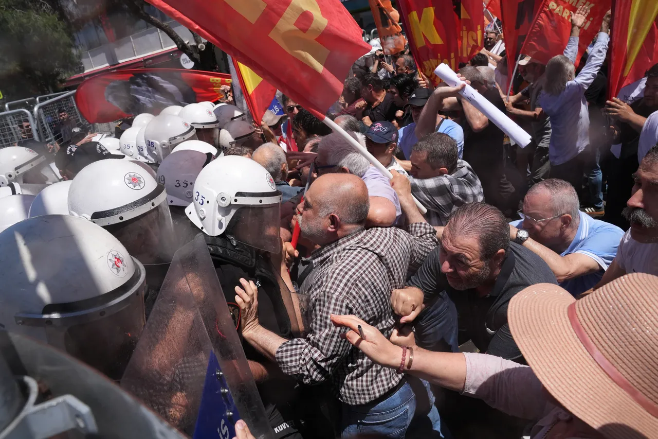 Özgür Özel’den Kemal Kılıçdarıoğlu’na teklif! ‘Kazanırsa elini öpüp yanında gezeceğim’