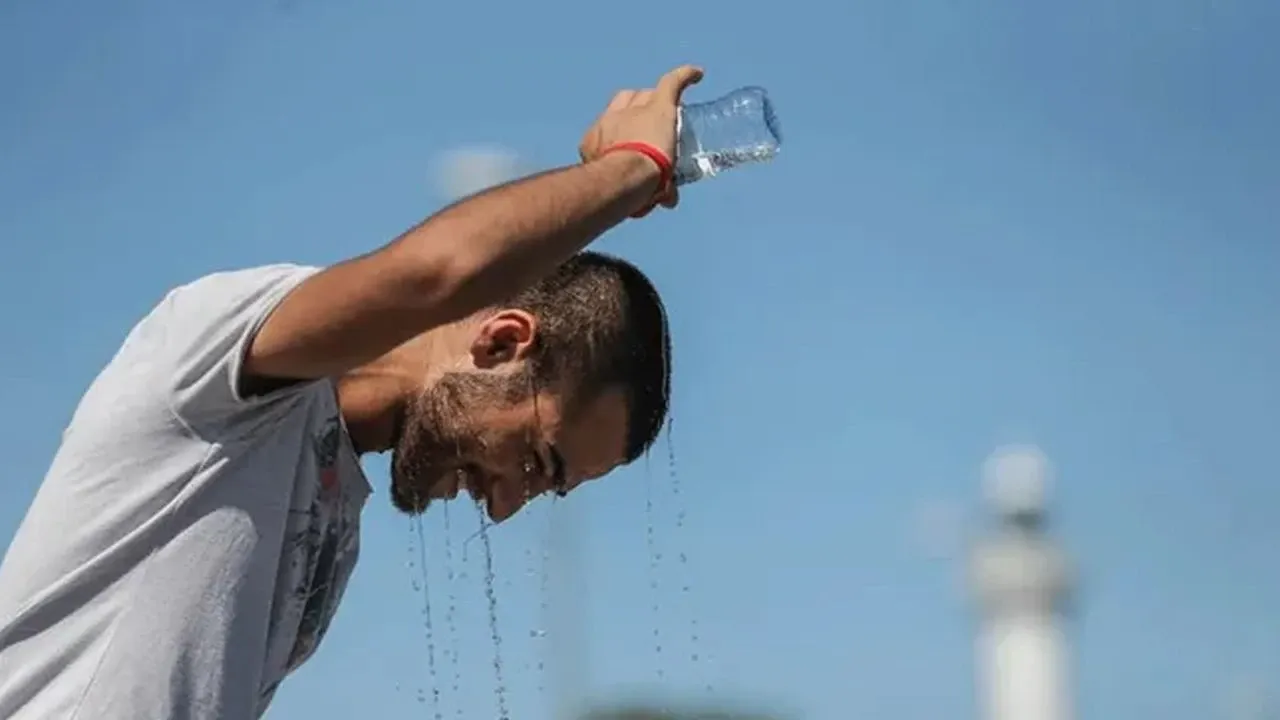 Termometreler 40 dereceyi buldu, kalp krizi riski arttı! Batı Avrupa’yı vuran dalga Türkiye’ye geliyor
