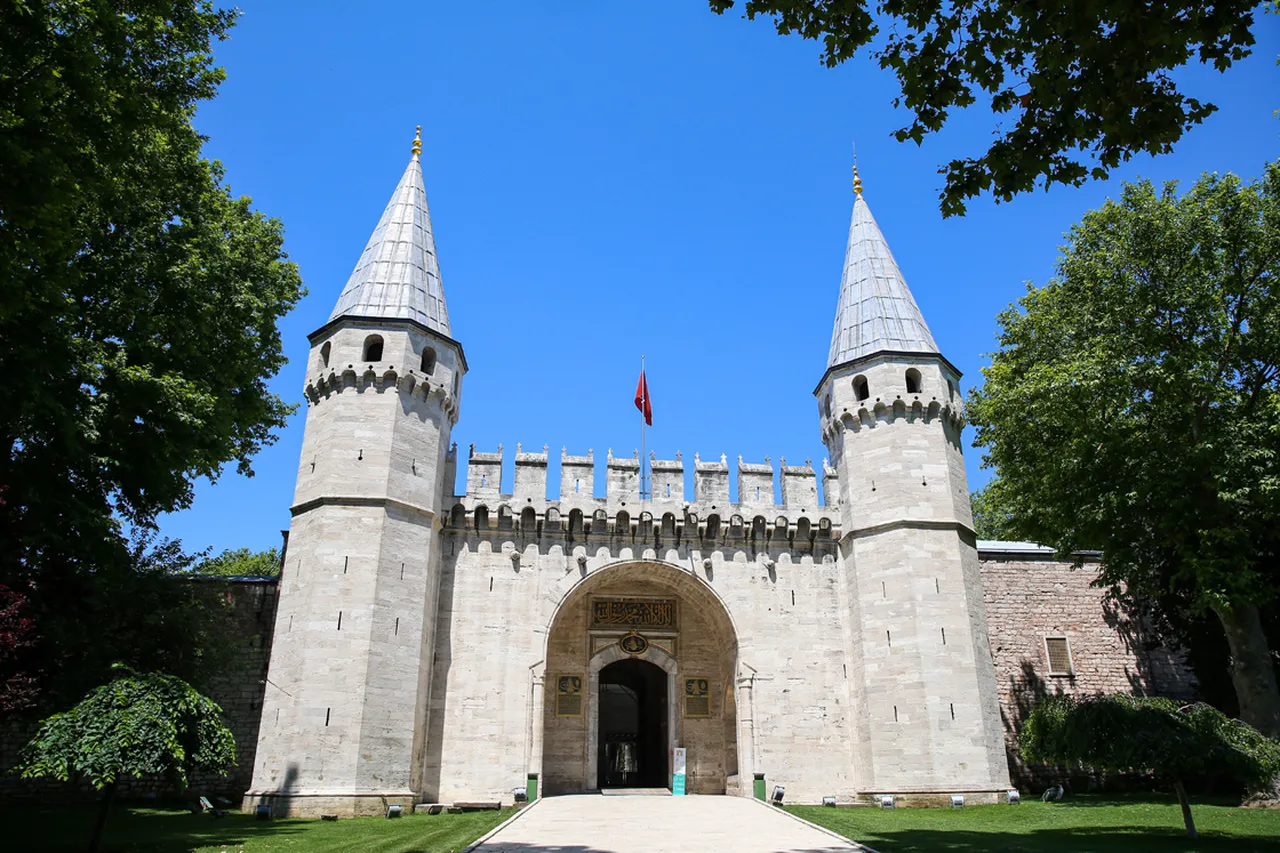 Topkapı Sarayı bayramda açık mı, ücretsiz mi? 2026 Kurban Bayramı ziyaret saatleri