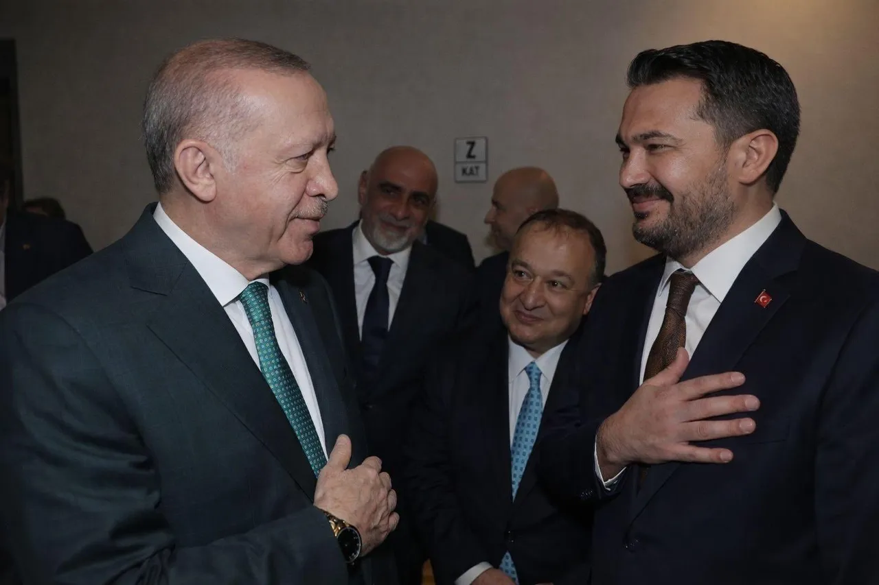 Türkücü Mahmut Tuncer'in oğlu Prof. Dr. Mehmet Umut Tuncer siyaseti bıraktı