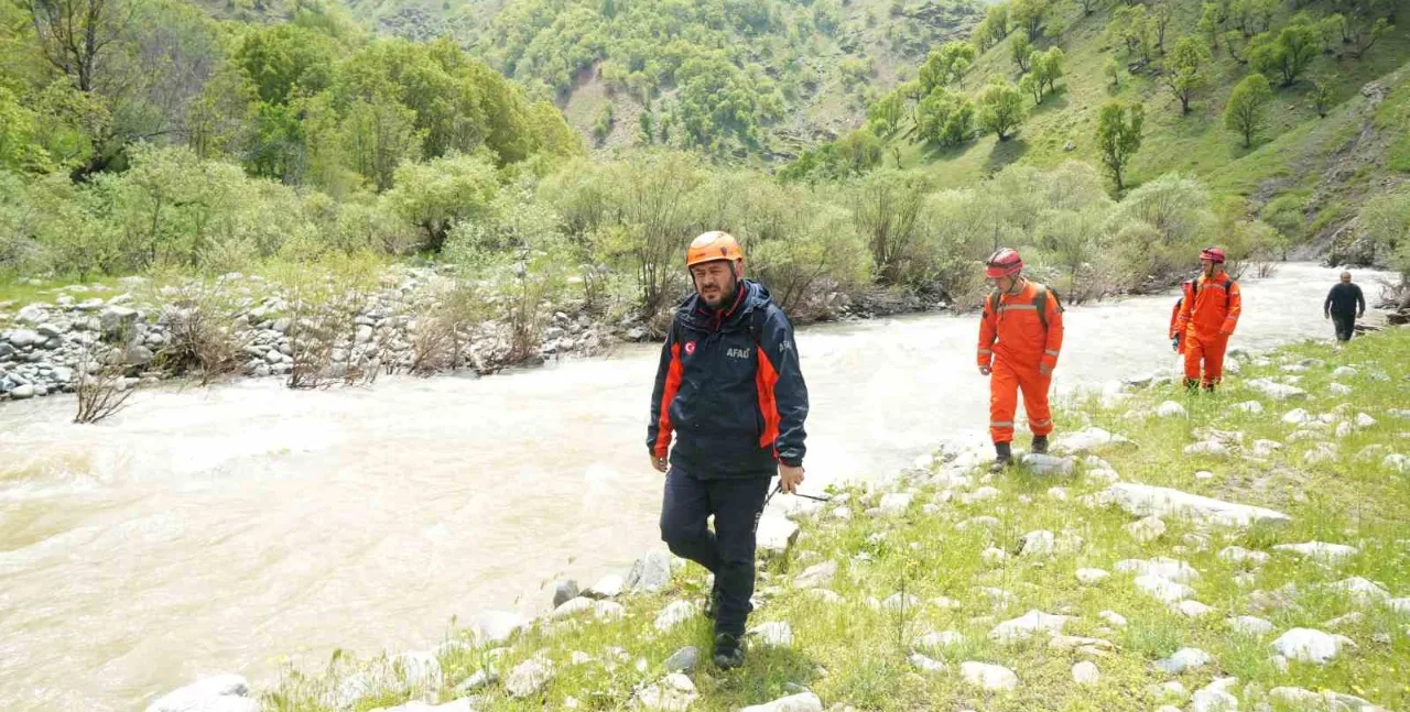 Üç il Gülsima Yıldız için seferber oldu! Köprüden çaya düşmüştü... 