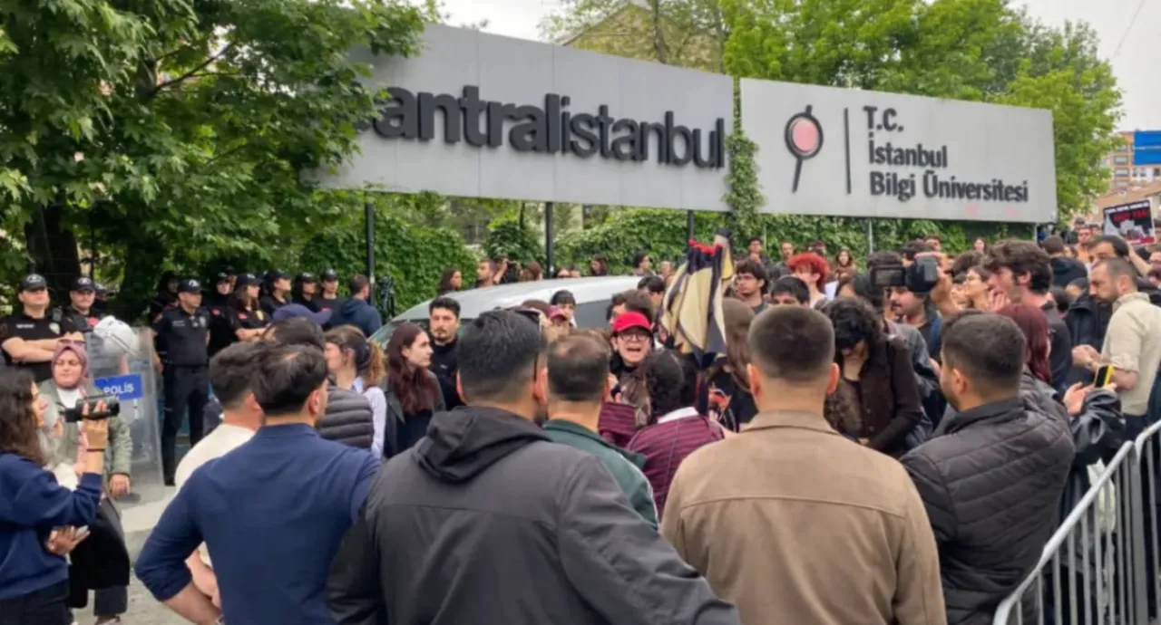 Yeniden açılan Bilgi Üniversitesi'nden açıklama: Eğitim takviminde değişiklik yok
