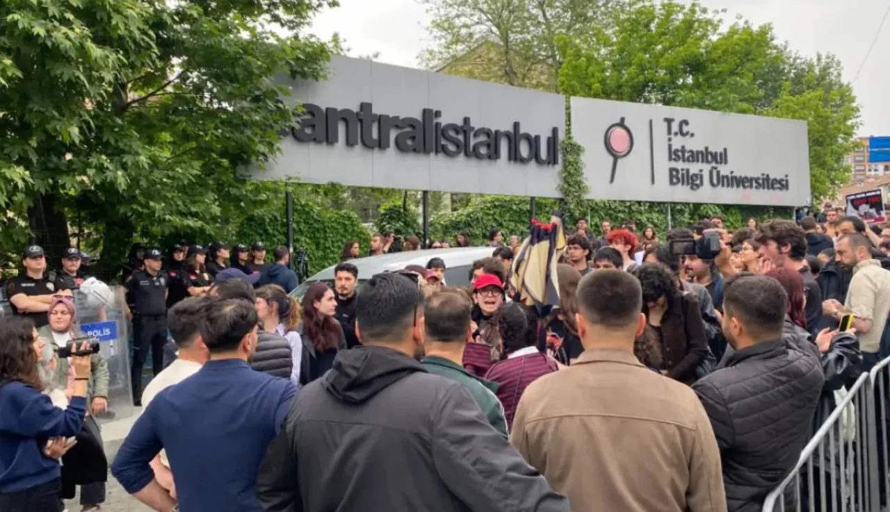 Yeniden açılan Bilgi Üniversitesinden açıklama: Eğitim takviminde değişiklik yok