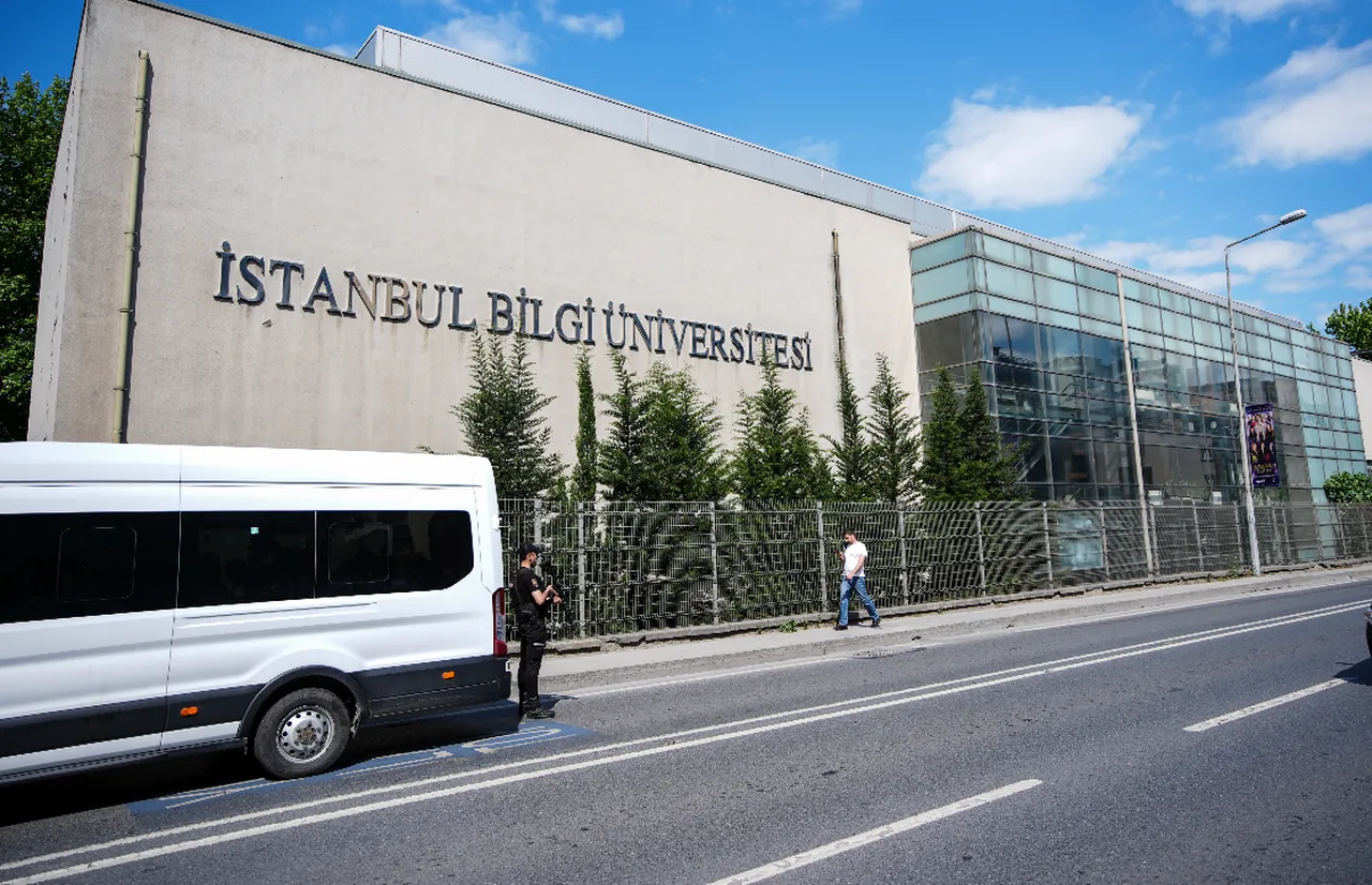 Yeniden açılan Bilgi Üniversitesi'nden açıklama: Eğitim takviminde değişiklik yok