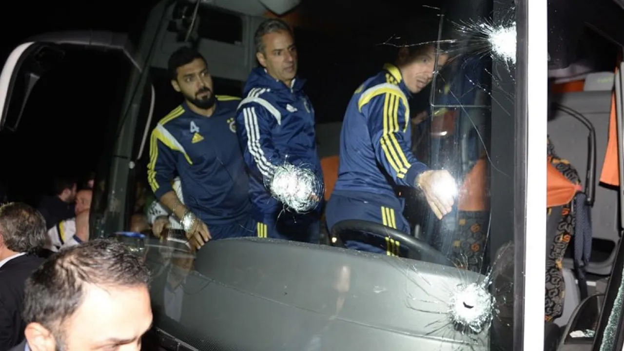 Bakan Gürlek talimat verdi! Fenerbahçe kafilesine saldırı dosyası yeniden incelenecek