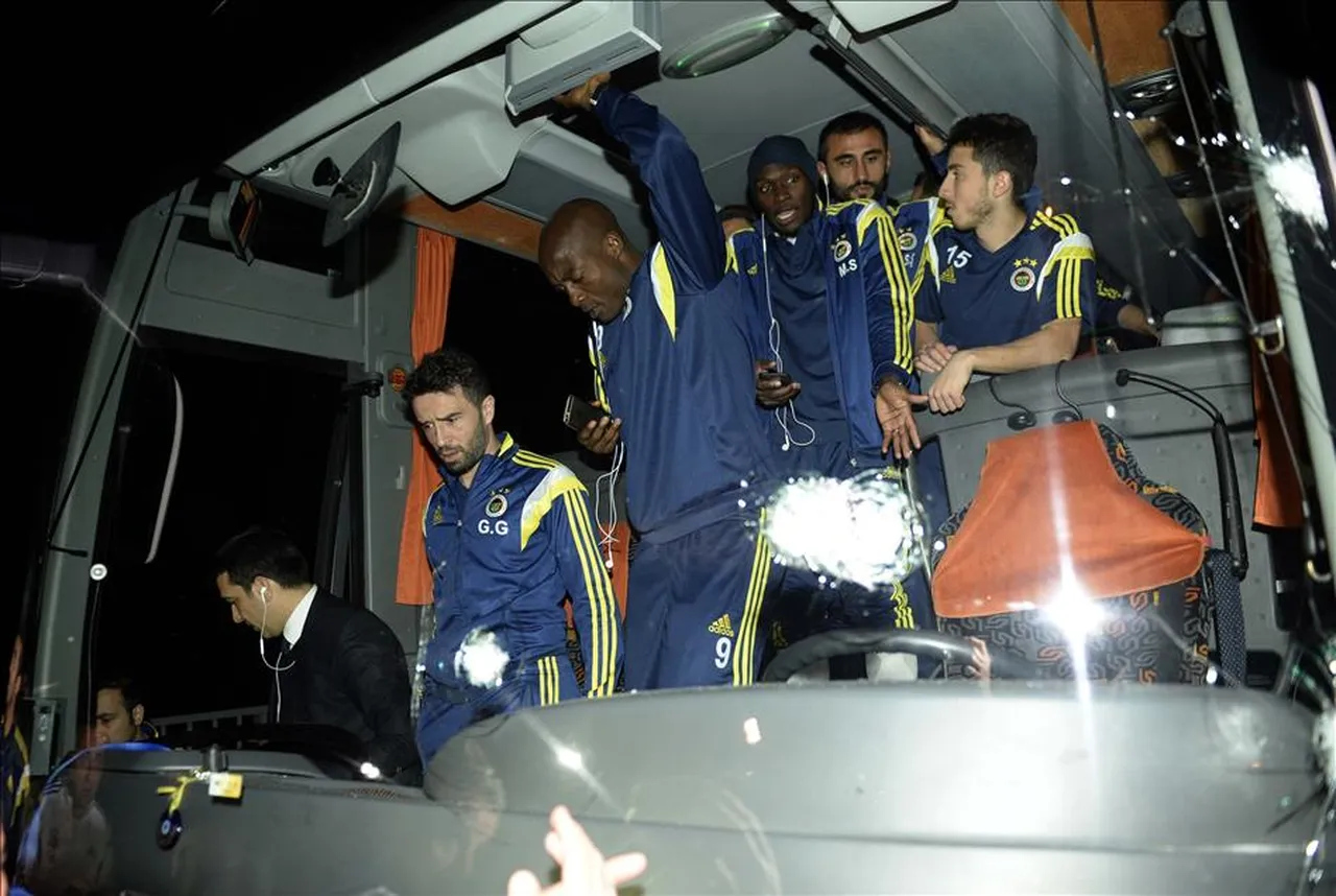 Bakan Gürlek talimat verdi! Fenerbahçe kafilesine saldırı dosyası yeniden incelenecek