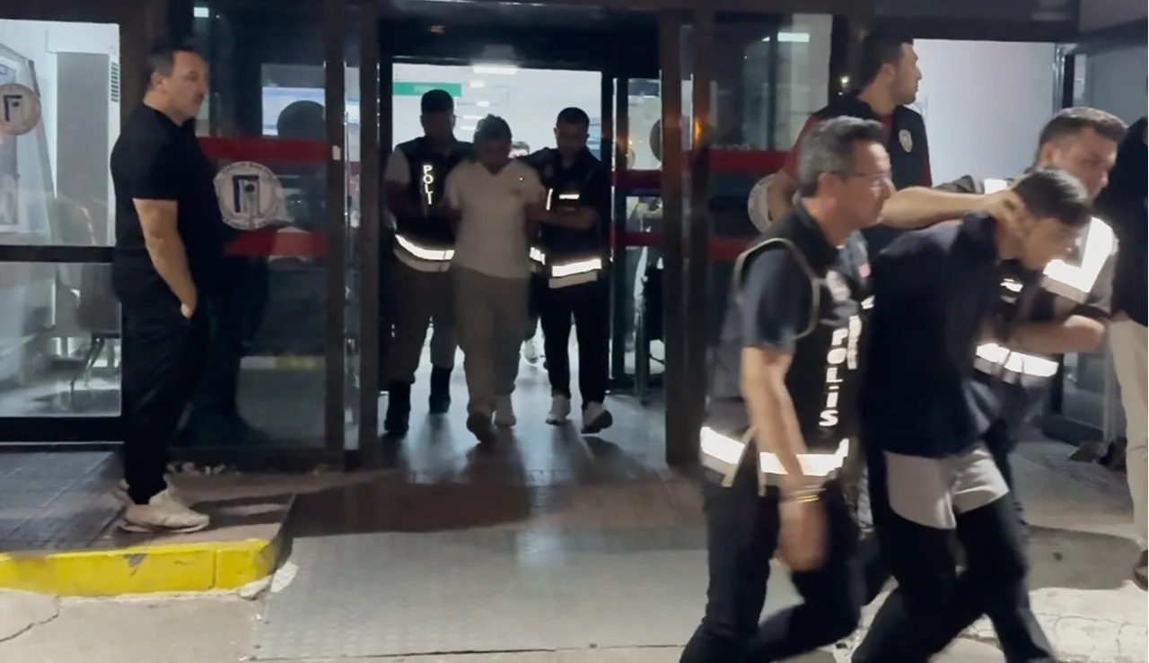 Belediye başkanına silahlı saldırı! Güvenlik kameraları her şeyi ortaya çıkardı