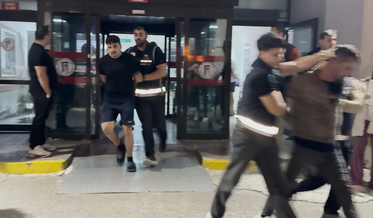 Belediye başkanına silahlı saldırı! Güvenlik kameraları her şeyi ortaya çıkardı