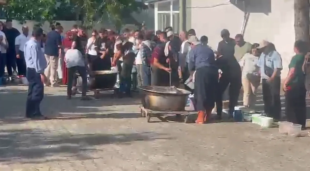 Bu köyde et girmeyen ev yok! Asırlık gelenek bu bayramda da sürdü