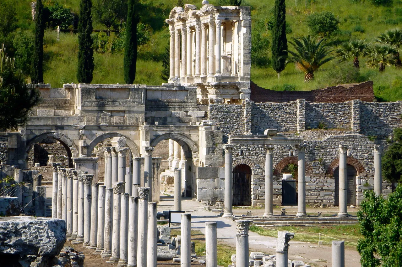 Efes Antik Kenti bayramda açık mı, Müzekart geçerli mi? Efes Antik Kenti ziyaret saatleri ve günleri