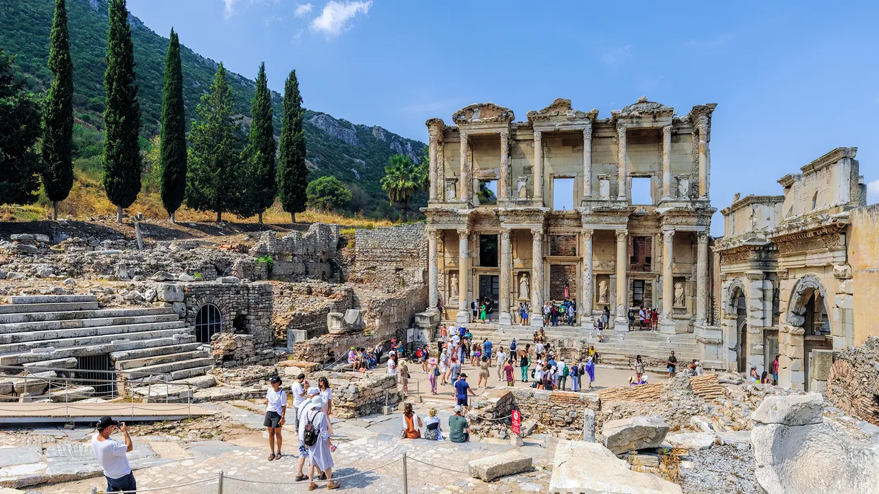 Efes Antik Kenti bayramda açık mı, Müzekart geçerli mi? Efes Antik Kenti ziyaret saatleri ve günleri
