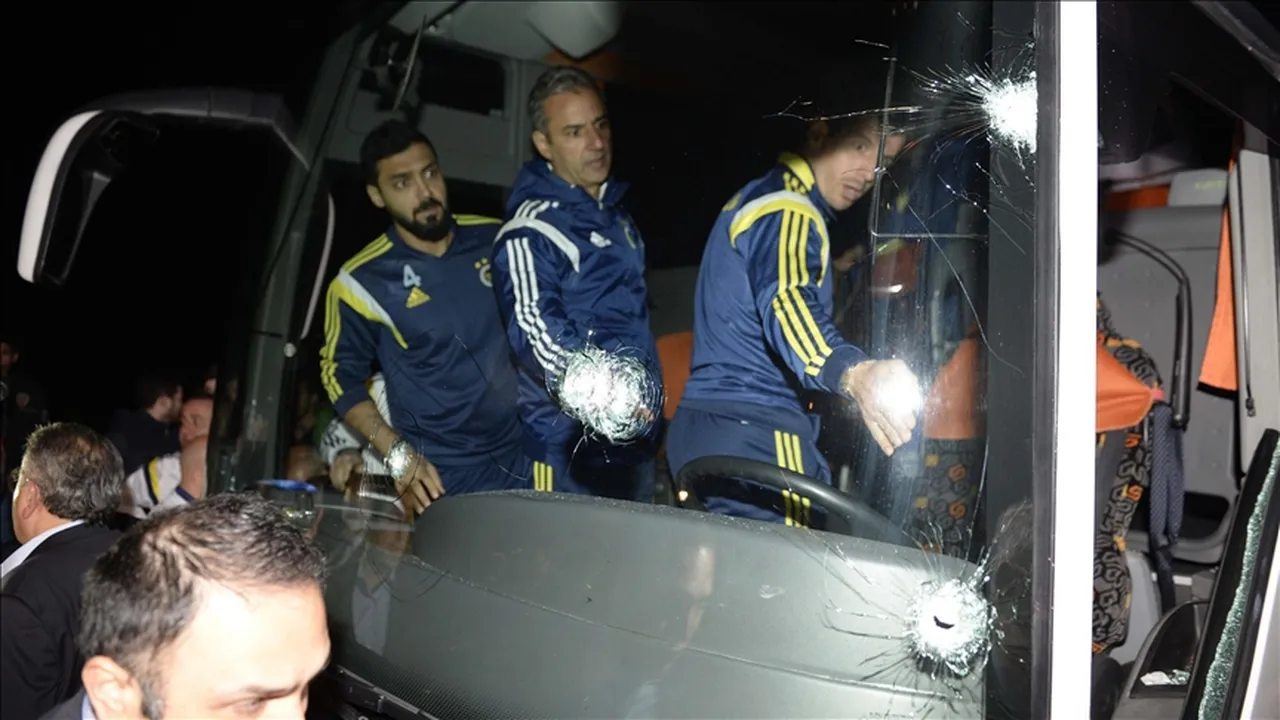 Adalet Bakanı Akın Gürlek’in talimatıyla Fenerbahçe kafilesine yönelik 4 Nisan saldırısı dosyası yeniden incelemeye alındı.