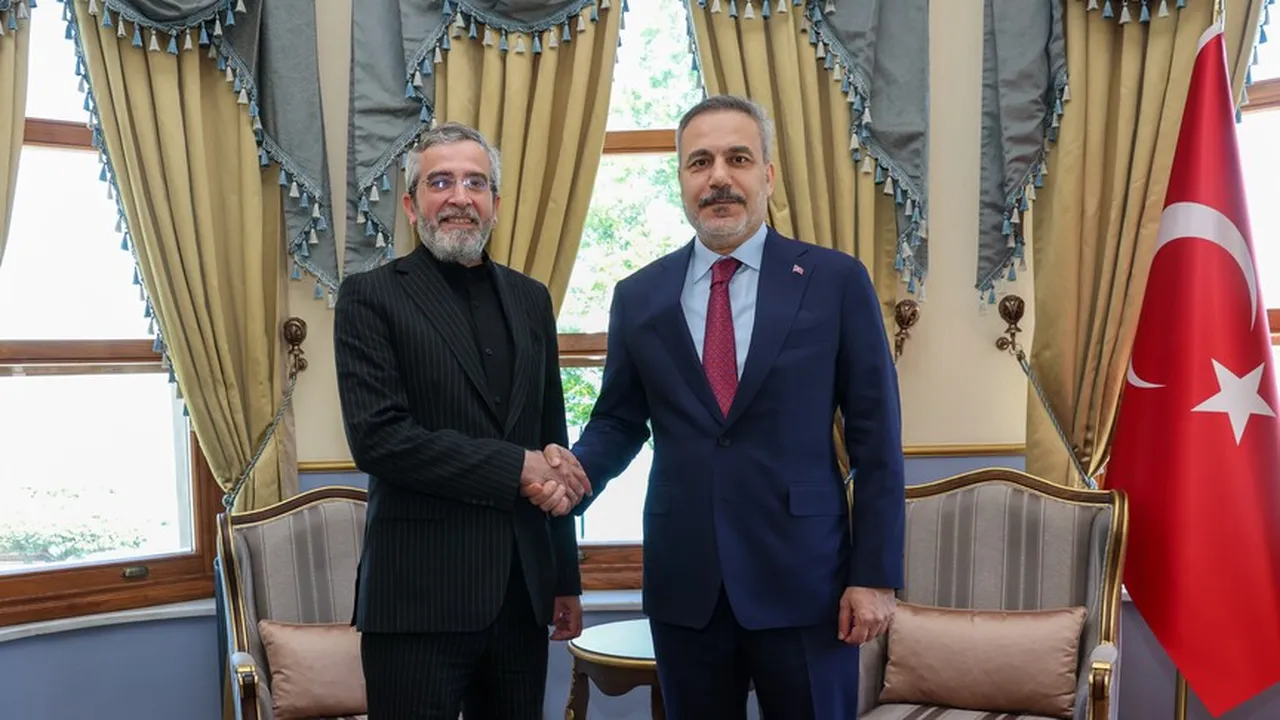 Dışişleri Bakanı Hakan Fidan, İran Ulusal Güvenlik Yüksek Konseyi Sekreter Yardımcısı Ali Bakıri'yi kabul etti.