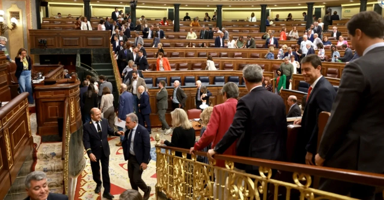 İspanyol polisi Başbakan Sanchez'in parti ofisine baskın düzenledi