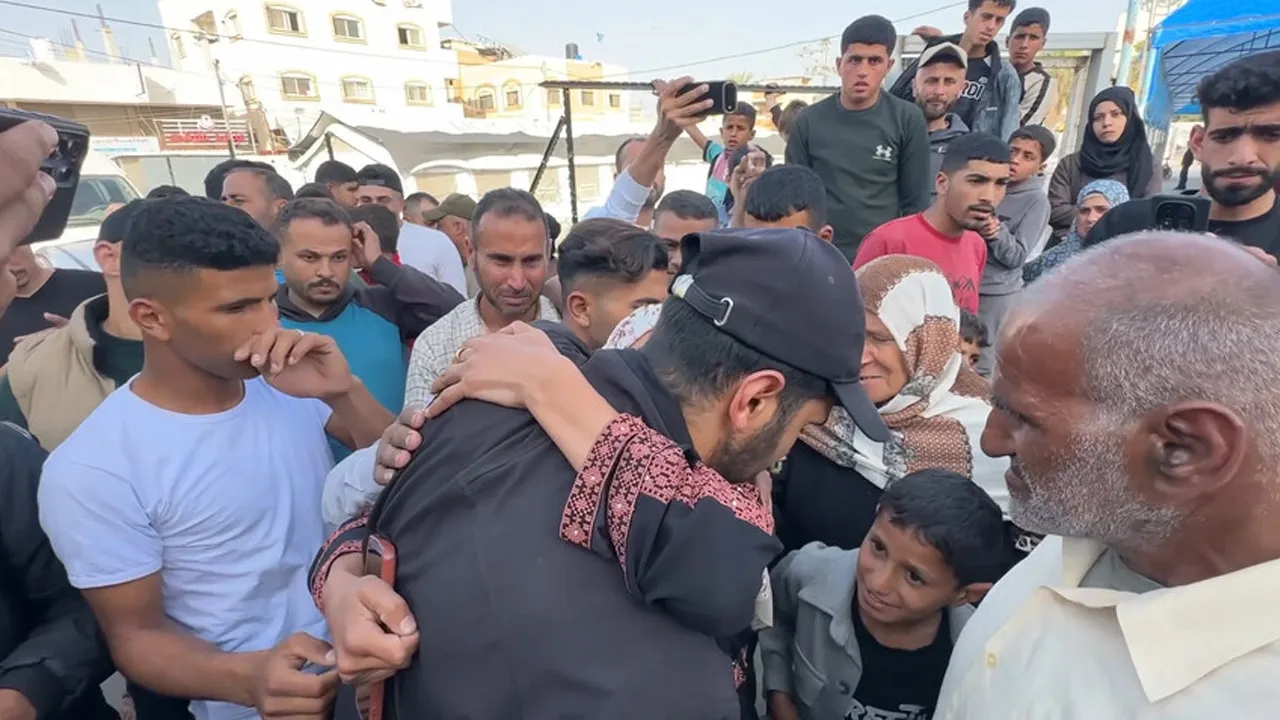 İsrail'den yeni tahliye! Gazze'den alıkoyulan 15 Filistinli serbest bırakıldı