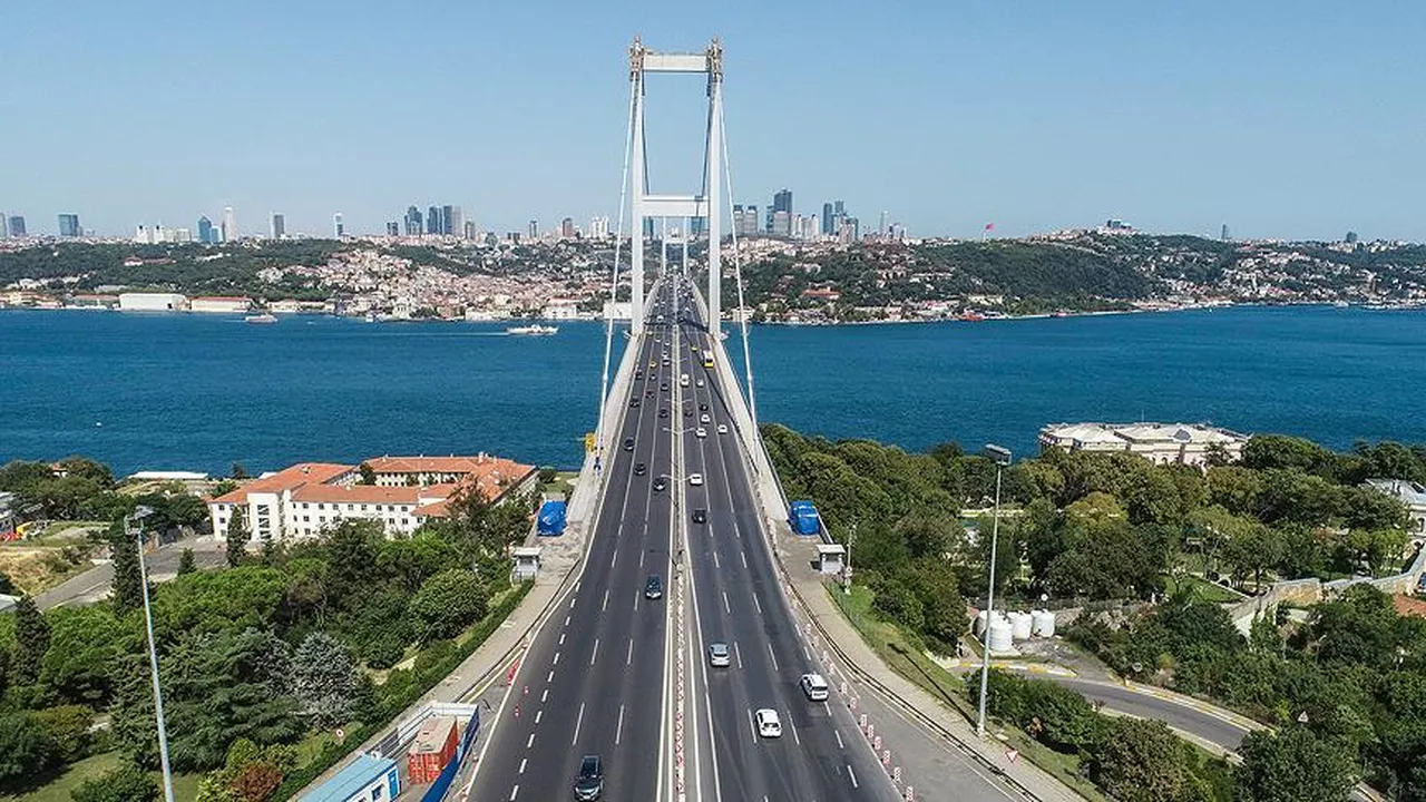 İstanbul'da bayramın ilk gününde yollar boş kaldı