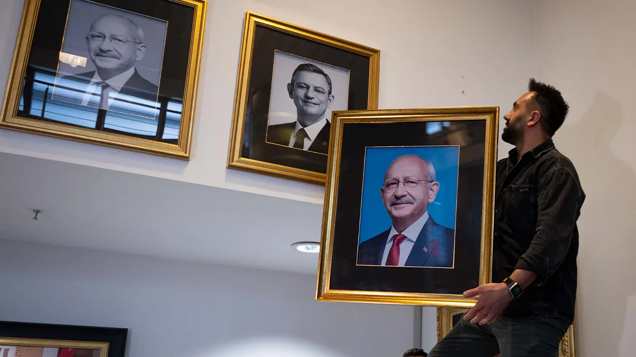 Kılıçdaroğlu ve Özel taraftarları kıyasıya mücadele ediyor: CHP'de PM savaşları!