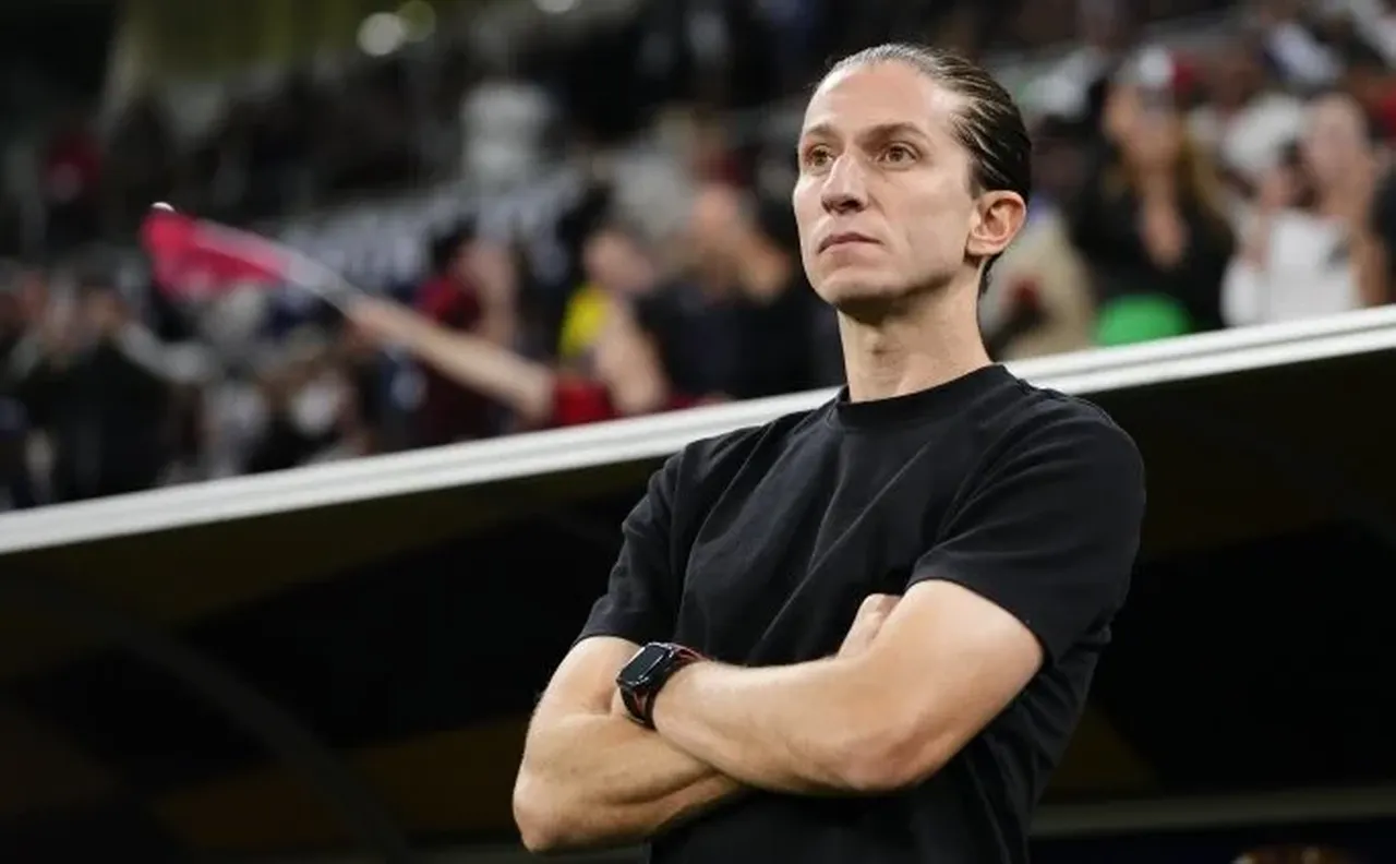 Süre istedi! Beşiktaş'ın iknaya çalıştığı Felipe Luis düşünecek