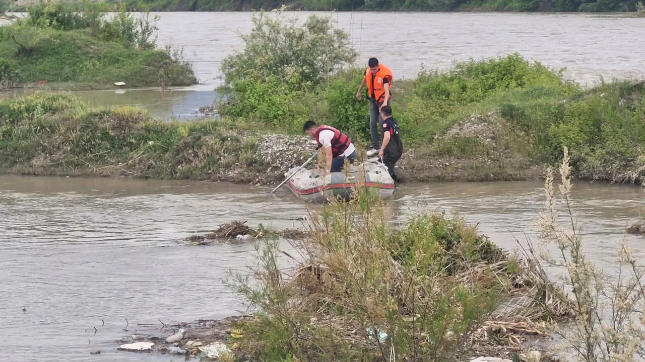 Elektrikli bisiklet Kelkit Çayı’na uçtu! 2 kişi kurtuldu, 2 kişi kayıp