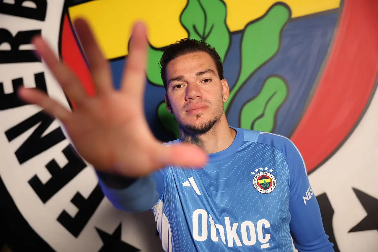 Ederson, Fenerbahçe'de yıllık 11 milyon euro garanti ücret alıyor.