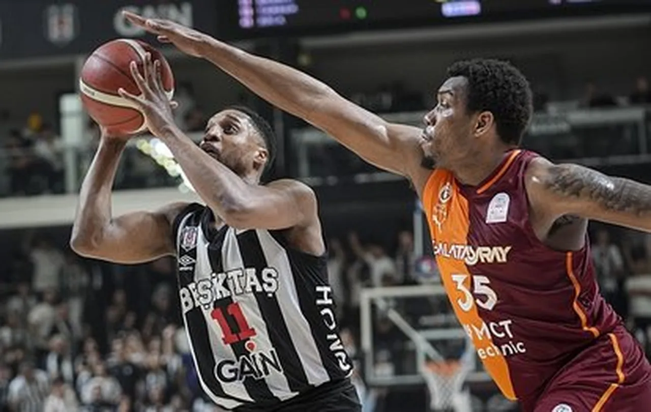 Galatasaray-Beşiktaş basketbol maçı hangi kanalda, canlı yayın nerede izlenir? Basketbol Süper Ligi çeyrek final heyecanı devam ediyor