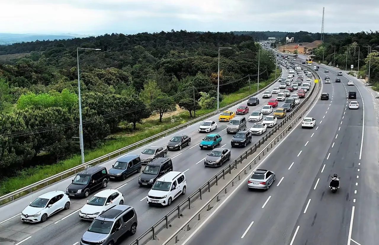 İstanbulda bayram sakinliği! Yollar boş kaldı, trafiğin olduğu tek ilçe şaşırttı