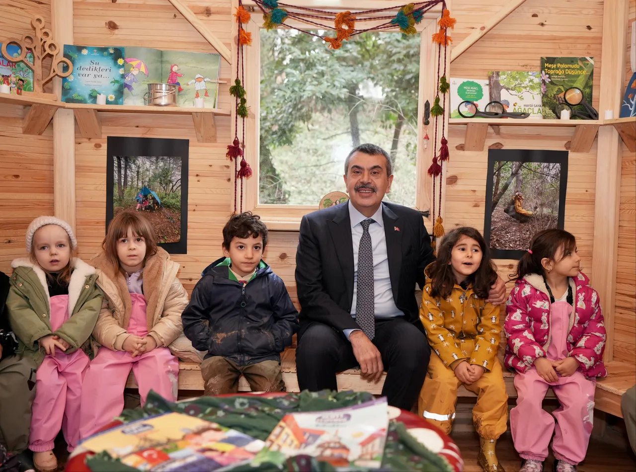 Millî Eğitim Bakanı Yusuf Tekin: Çağa yön verecek öncü nesiller hedeflemekteyiz