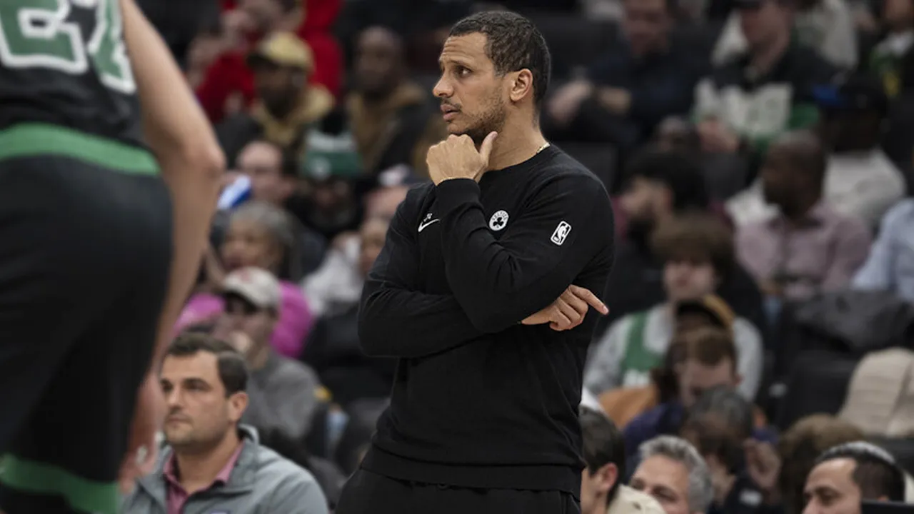 NBA'de sezonun başantrenörü Joe Mazzulla