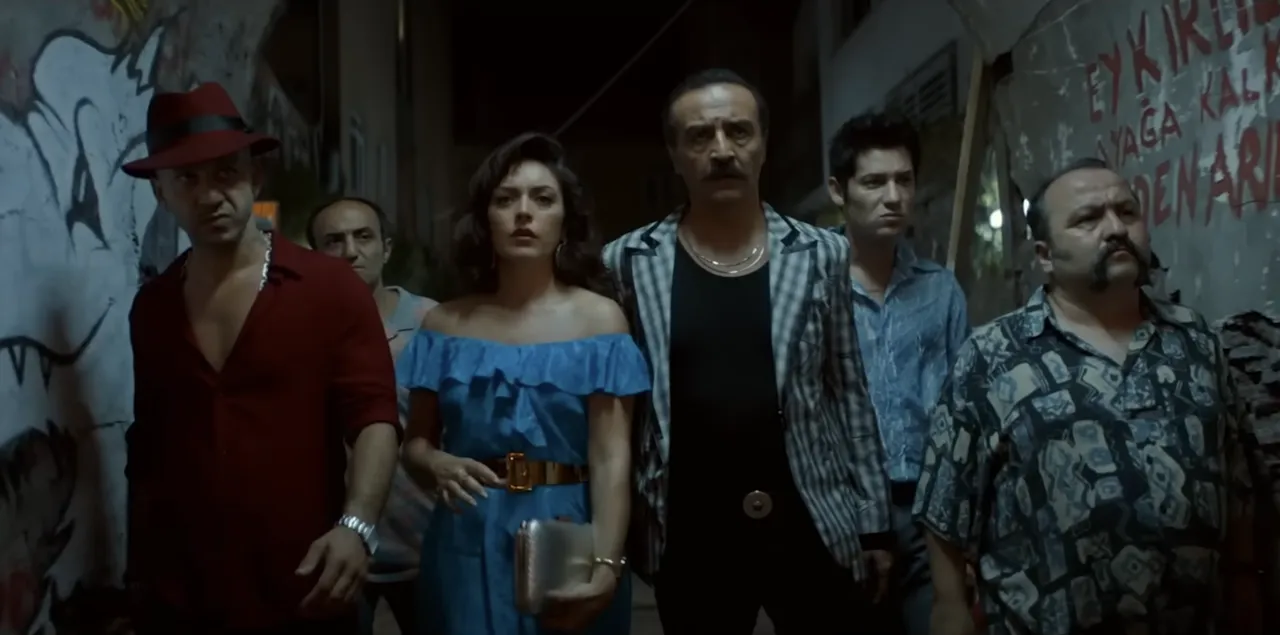 Organize İşler Sazan Sarmalı oyuncuları kimler, ne zaman çekildi? Yeniden ekranlara geliyor!