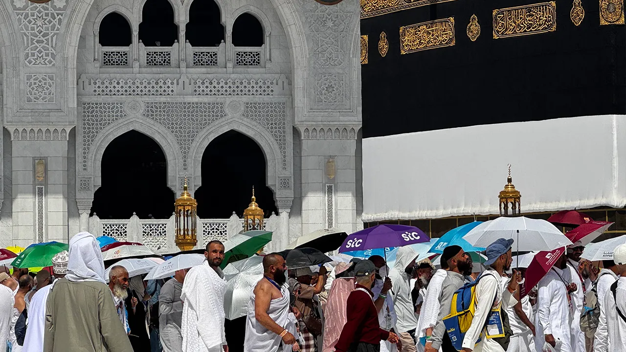 Sıcaklık kavurdu, yüzlerce hacı hastanelik oldu: Suudi Arabistan Bakanlığı'ndan açıklama var