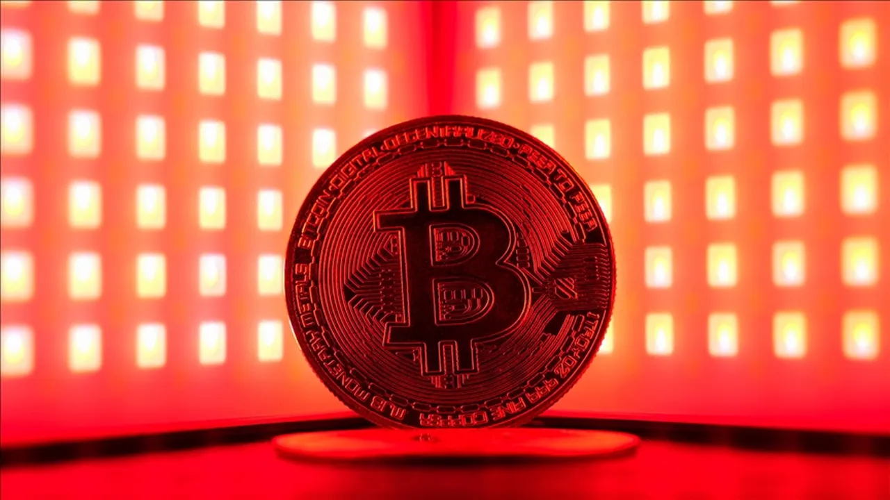 Yatırımcıları gözünü ayırmıyor! Bitcoin 74 bin doların altına geriledi