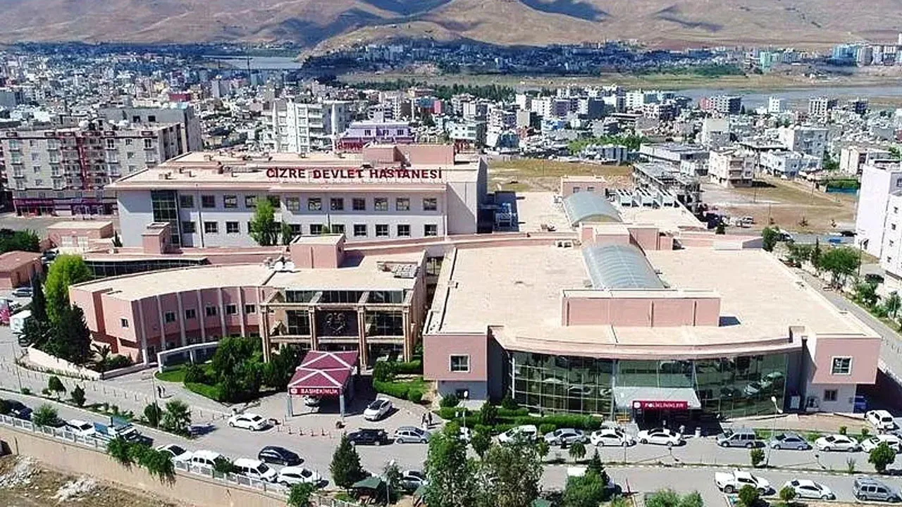 Yolda yürürken servet buldu! Soluğu muhtarın yanında aldı