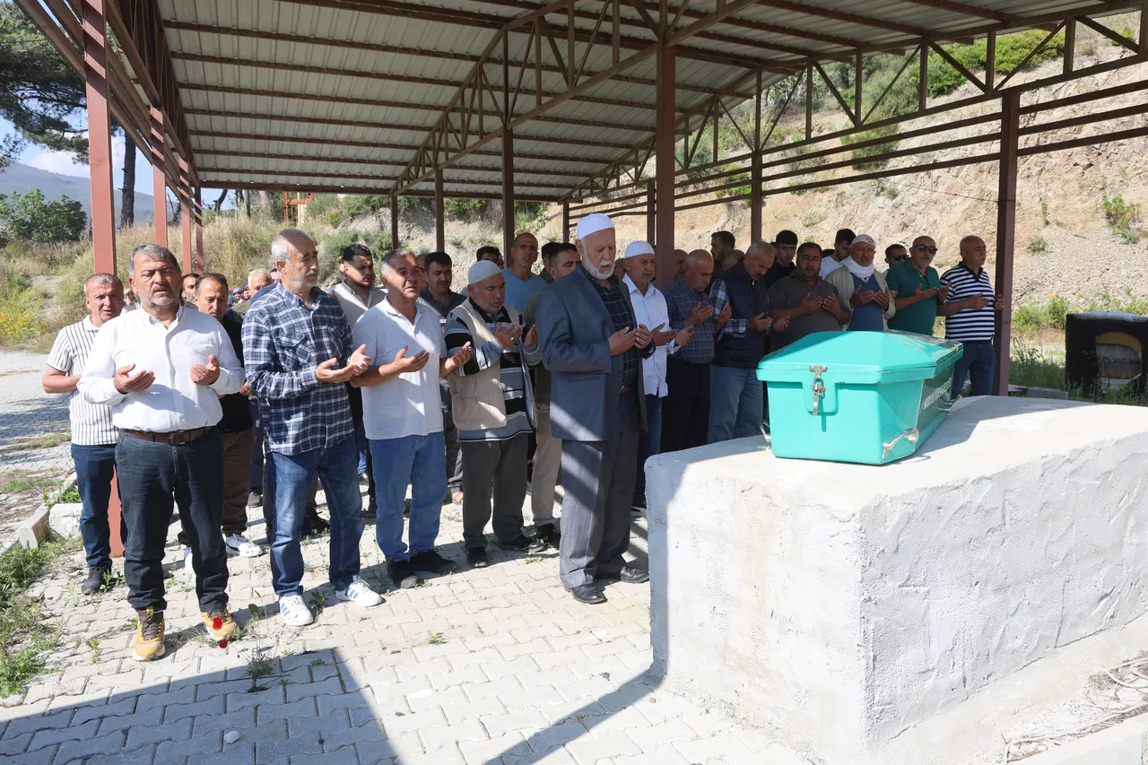 Boğup uzuvlarını kesti! Uyuşturucu bağımlısı baba, 3 yaşındaki çocuğunu canice katletti